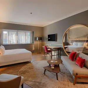 Nh Collection Porta Nuova 4*, מילאנו איטליה