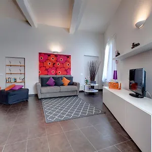 Glam Apartment